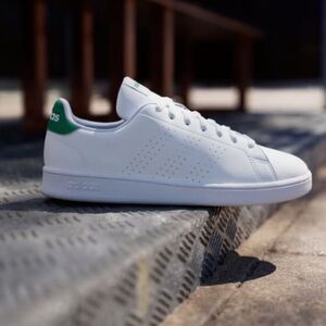 Adidas Advantage white/green men’s size 8 / women size 9.5 NEW!!